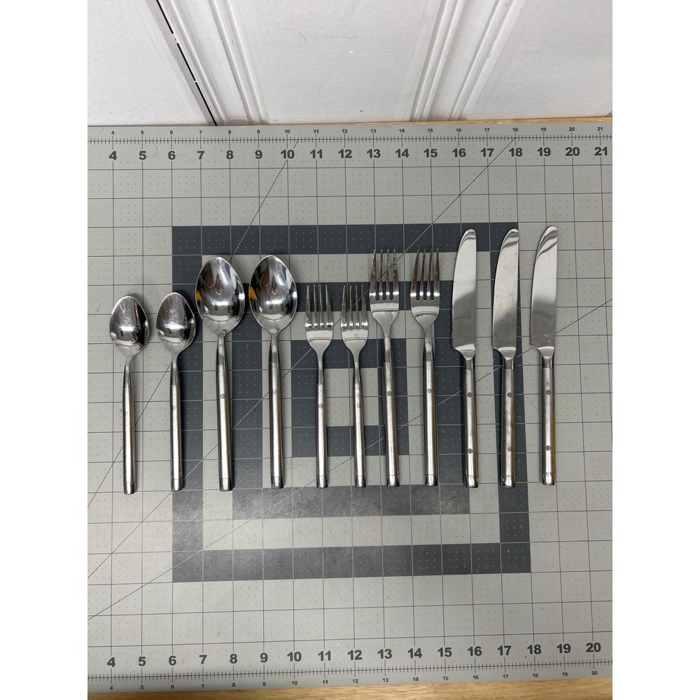 Cambridge Silver Tripoli II Sand Stainless Flatware 2 Place Settings‎ 11pcs